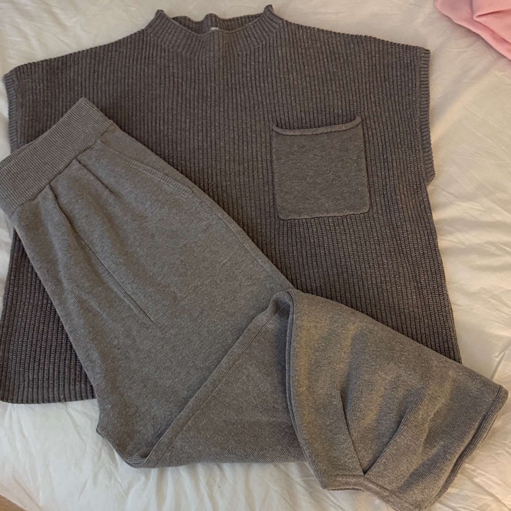 Gray Knit Women's Pants & Top Set